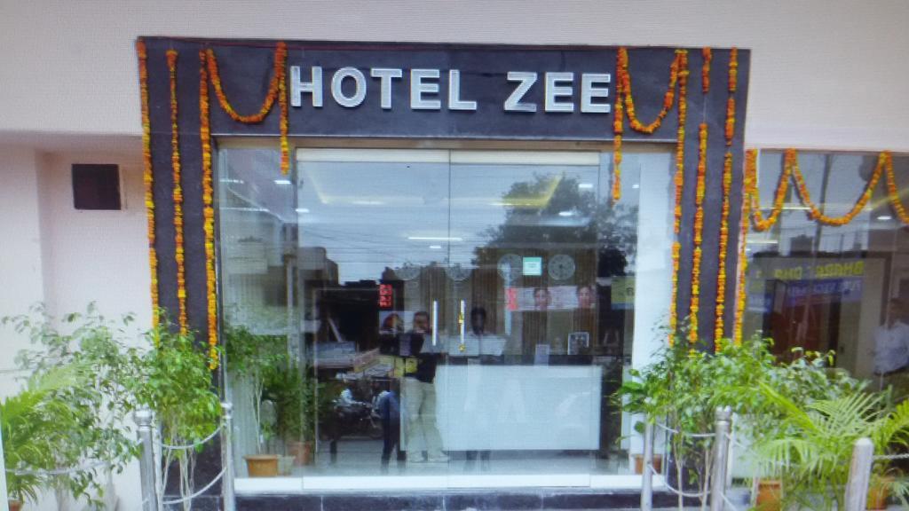 Hotel Zee Agra  Exteriör bild